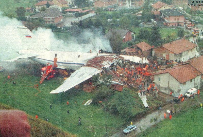1996年10月8日，RA-82069在意大利都灵降落时，在瓢泼大雨中尝试复飞时坠毁