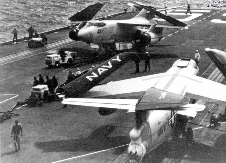 1956年A3D-1在&ldquo;福莱斯特&rdquo;号航母上进行舰载测试