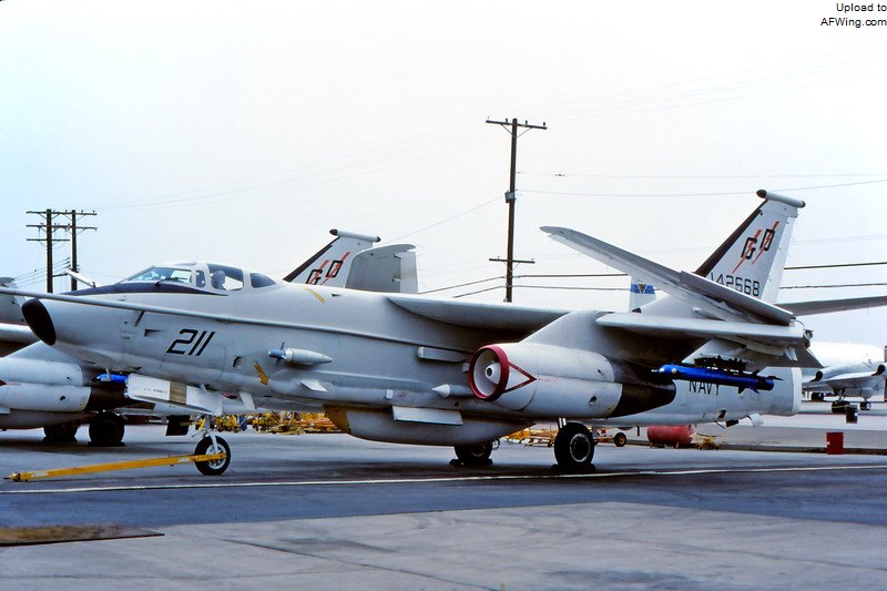 ERA-3B&ldquo;电子入侵者&rdquo;机，注意机身两侧的冲压涡轮