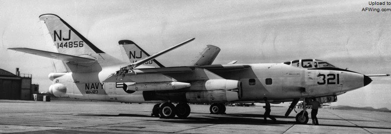 TA-3B教练机
