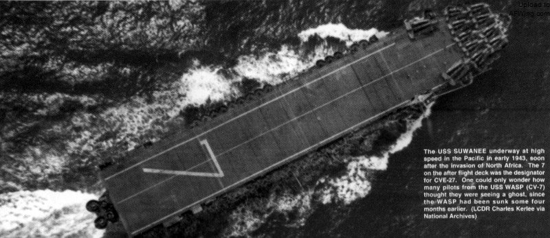 1943年初的桑加蒙号护航航母萨旺尼号，其舰首处码满了F4F-4&ldquo;野猫&rdquo;。飞行甲板上绘制了一个大大的7作为着舰标识，致使不少曾在原本在四个月之前沉没的胡蜂号上作战的舰载机飞行员一度产生了幻觉，以为胡蜂还活着