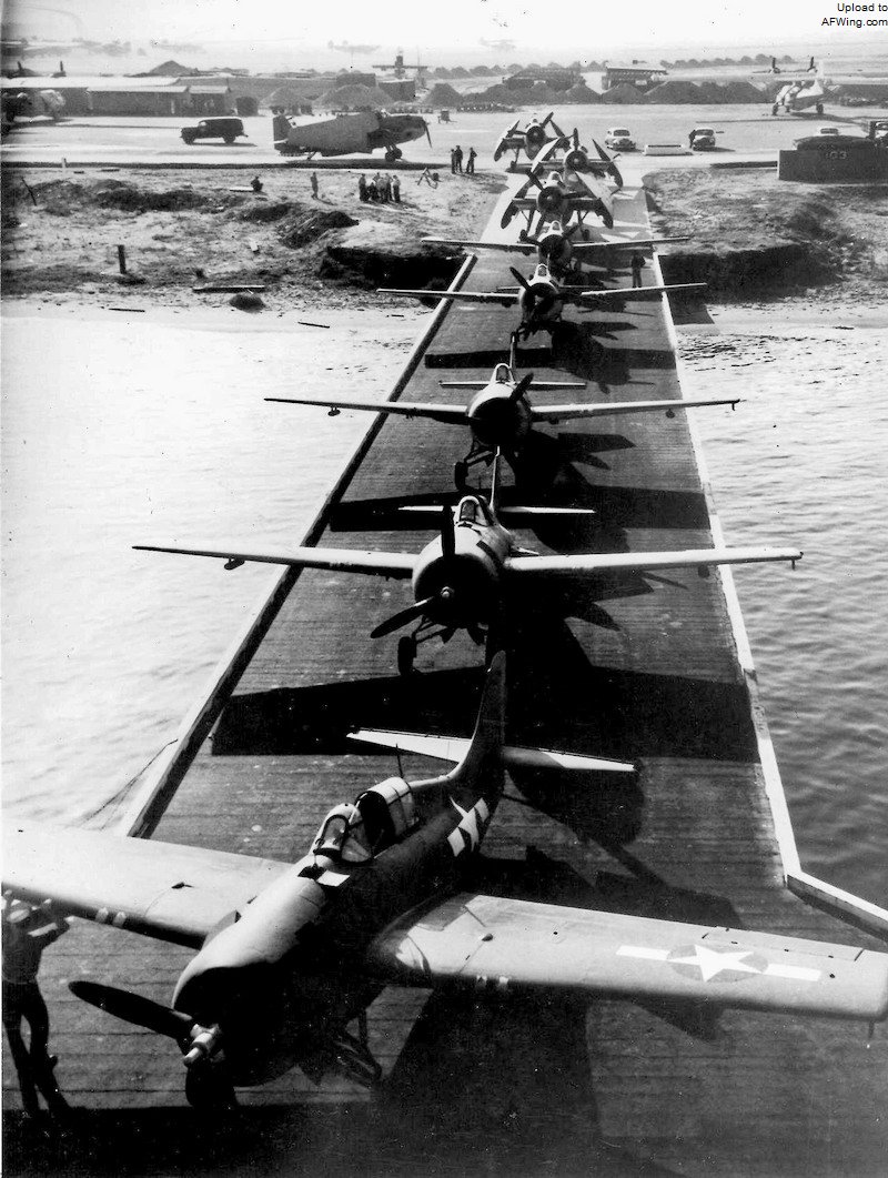 1943年10月31日，圣迭戈军港向瓜达尔卡纳尔号护航航母运送FM-1&ldquo;野猫&rdquo;及TBM复仇者