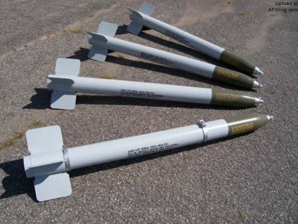 &ldquo;野猫&rdquo;后期所使用的5英寸HVAR（High-Velocity Aircraft Rocket，高速空射火箭弹），全重61kg，装药部3.4kgTNT，初速可达419m/s。1943年末研制出以后被陆军率先使用在欧洲战场使用，1944年末开始在太平洋战场上装配