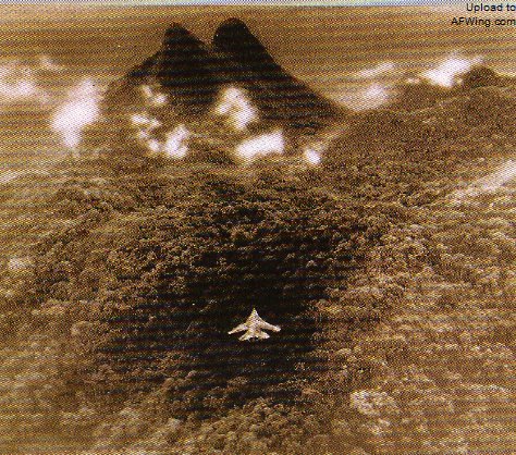 1972年，F-111A在越南进行地形跟踪雷达飞行