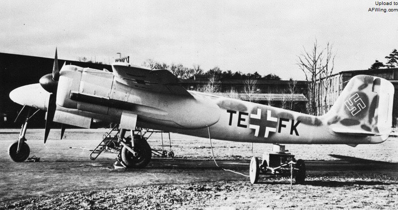 V7（TE+FK）在1944年3月底出厂，更换了新的迷彩式样