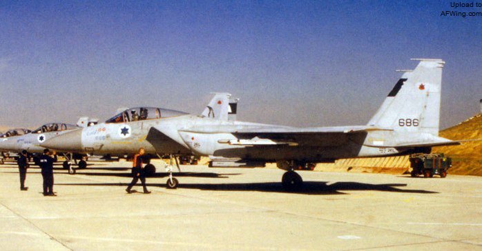 埃坦&bull;本-埃里亚胡座机记事本1号，F-15A 689