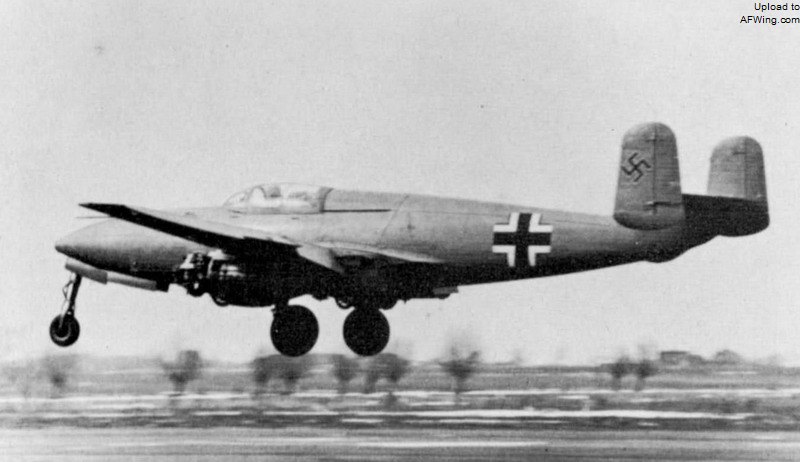 1941年4月2日世界上第一种喷气式战斗机亨克尔He 280V1首飞
