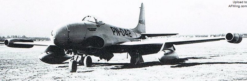 P-80A 44-85042在翼尖安装了直径50.8厘米的马夸特C20-85D冲压发动机