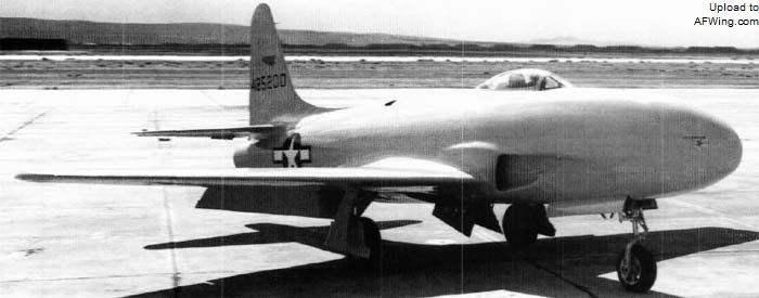 XP-80R在一开始采用的是埋入式进气口