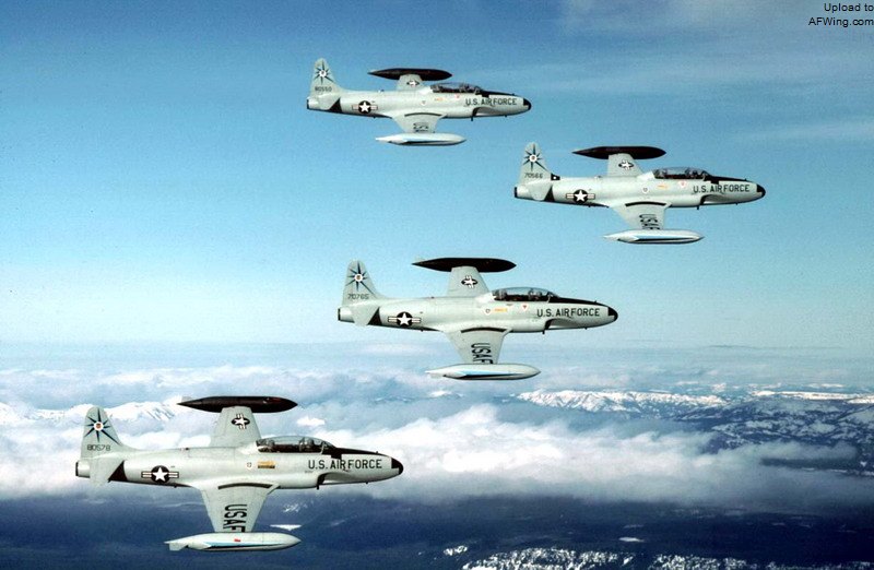 T-33比P-80战斗机更为成功，产量几乎是后者的4倍
