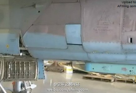 米格-23的&ldquo;蟹爪&rdquo;式主起落架收起过程