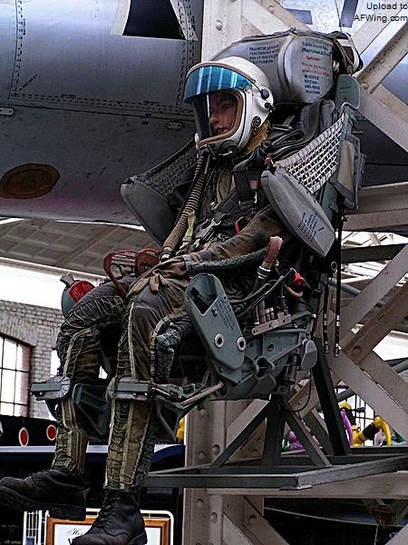 KM-1弹射座椅