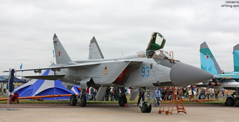 2009年，在莫斯科航展上展出的米格-31BM 93号