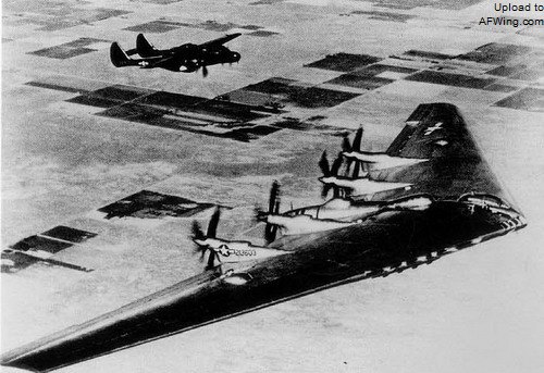 第二架P-61C-1-NO 43-8322在XB-35试飞中担任伴飞机
