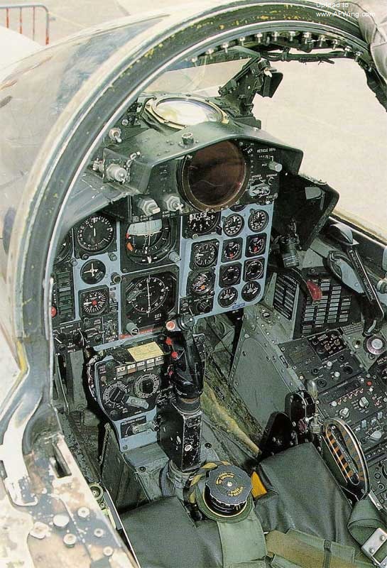 F-4M前座舱