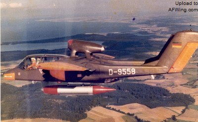 OV-10B(Z)奇特的外形让许多人误认为该机在进行发动机测试