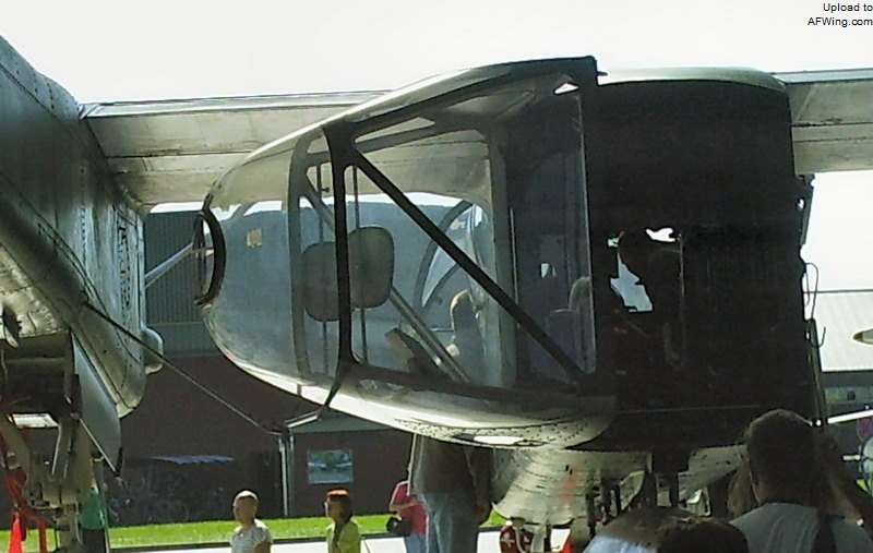 OV-10B的透明尾椎