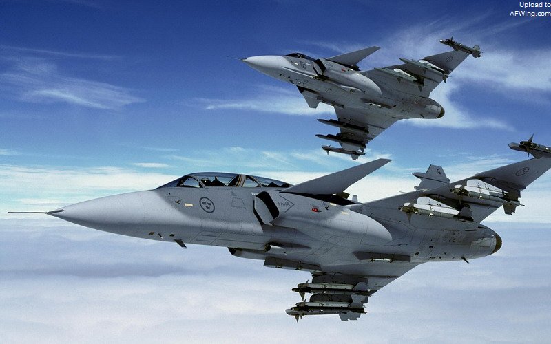 瑞典空军把31架早期型&ldquo;鹰狮&rdquo;升级到了JAS-39C/D标准，然后全新制造了75架JAS-39C单座型和25架JAS-39D双座型
