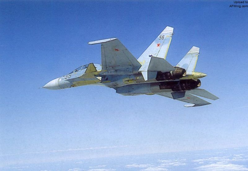 第一架苏-30MKI原型机改装自一架量产型苏-30，安装了AL-31FP推力矢量发动机