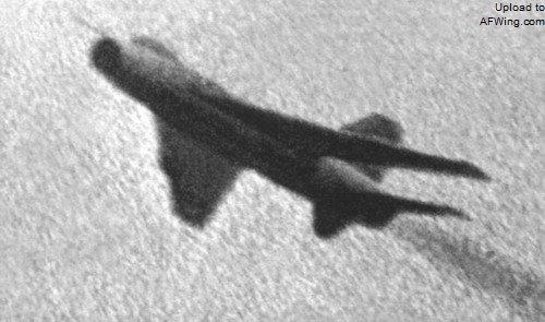 1956年6月24日S-1原型机在莫斯科图希诺航空节上做了通场