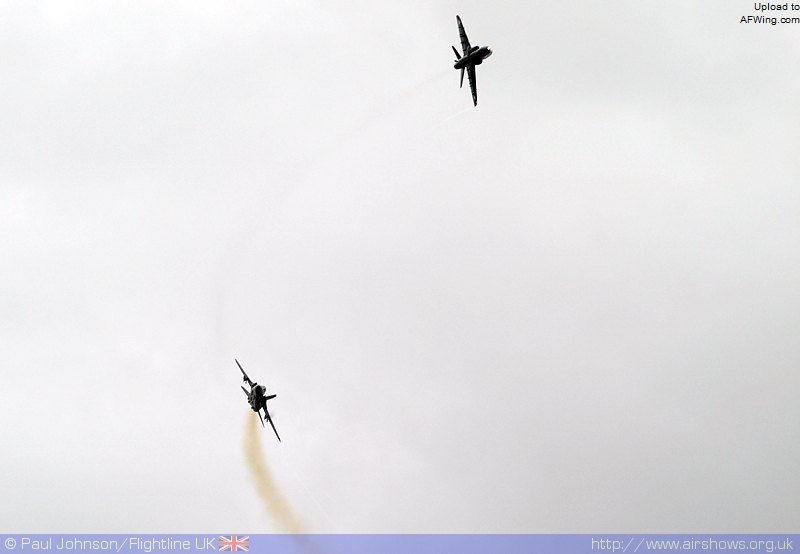 狂风ADV与鹰式教练机进行模拟空战训练