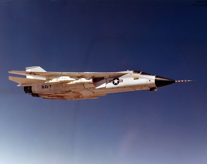 F-111B，F-111家族中唯一的截击型号，搭载了颇负盛名的AN/AWG-9火控系统，但是由于其糟糕的性能，并不为人所喜爱