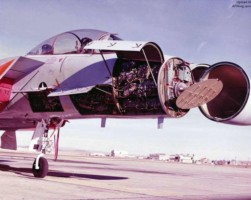 与XF-108和YF-12上AN/ASG-18一脉相承的AN/APG-63脉冲多普勒雷达为F-15提供了同期空优战机难以企及的视野