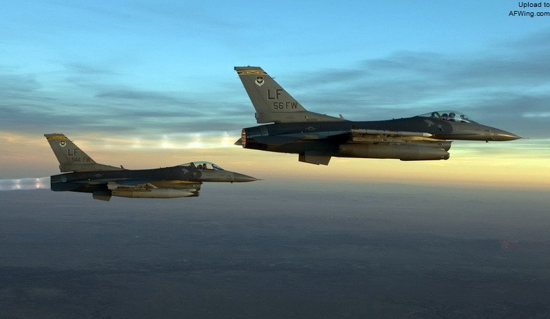 F-16的服役是国防部和空军合作的典范,通过一些合理的让步,不光增强了空军机队数量,并且也避免了过高的预算。一扫麦克纳马拉时期F-111项目的阴霾
