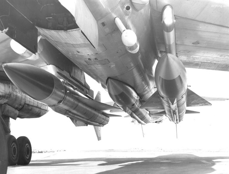 图-95K-22&ldquo;熊-G&rdquo;在1973年10月首飞，这种型号为发射更现代化的Kh-22（AS-4厨房）导弹进行了深度改进