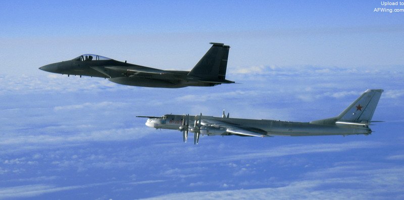 2006年9月28日，一架美国空军的F-15C&ldquo;鹰&rdquo;战斗机在阿拉斯加西部海岸附近拦截一架图-95MS