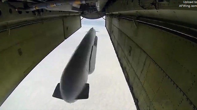 Kh-555新一代空射巡航导弹发射瞬间