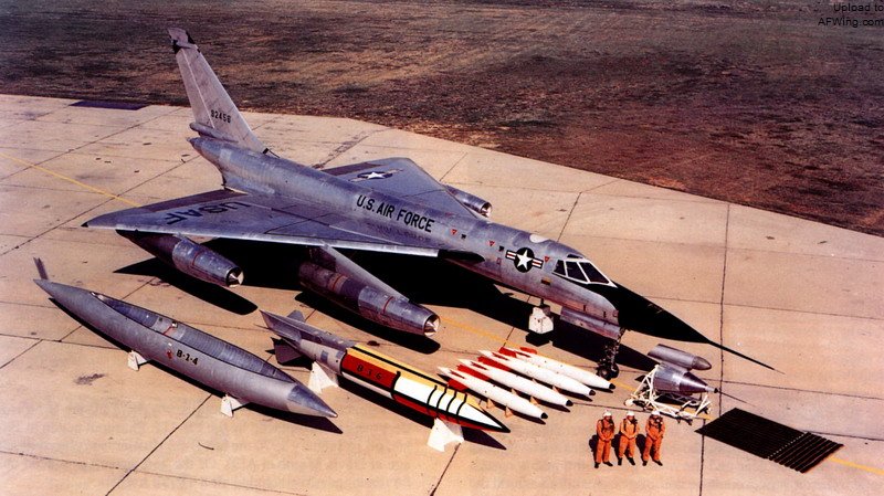 B-58盗贼的介绍可以看本站的《短命盗贼&mdash;&mdash;康维尔B-58&ldquo;盗贼&rdquo;超音速轰炸机》