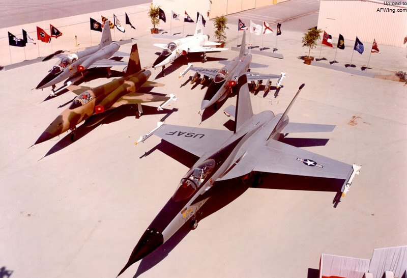 YF-17和F-5之间具有很浓的继承关系