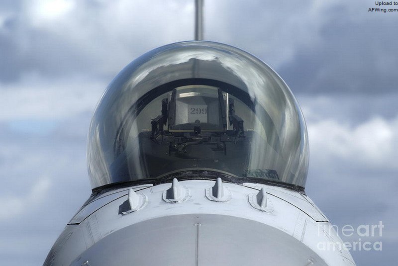 F-16的起泡座舱盖是战斗机设计史上的经典