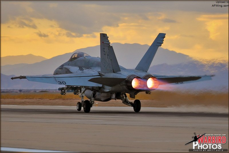 F-18陆地机场加力起飞，记住要喊&ldquo;咦嗬&rdquo;哟