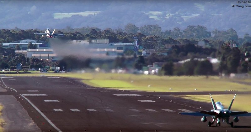 F-18大间隔滑跑起飞