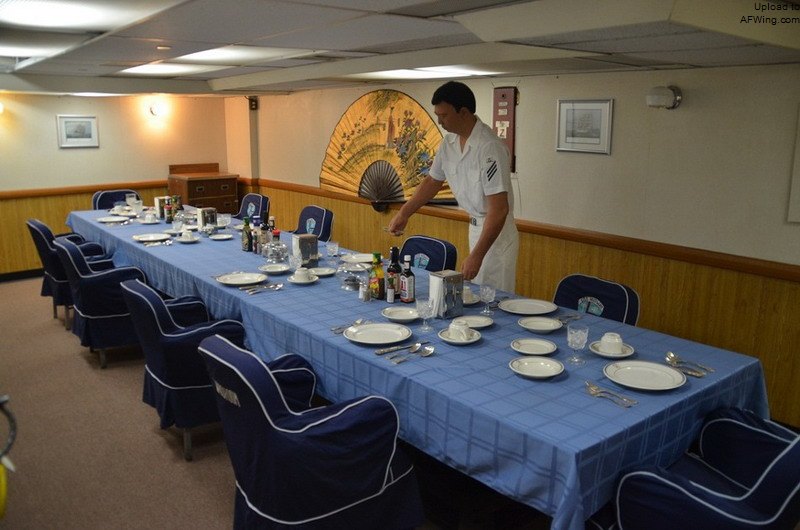 &ldquo;中途岛&rdquo;号航母上的军官餐厅