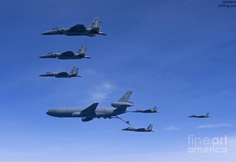 F-15与KC-10的加油编队
