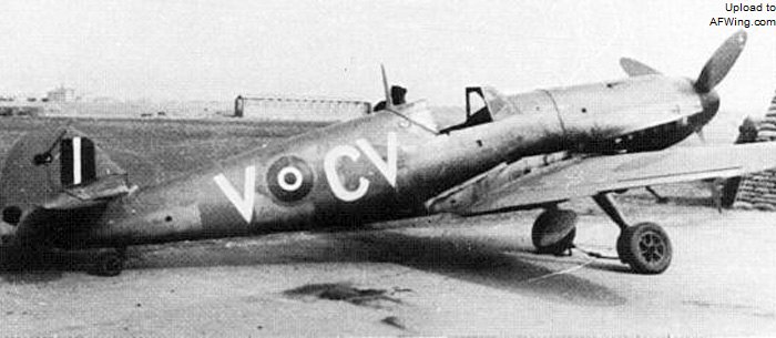 　　机械师们修好Bf 109G-2热带型后，就涂上了澳大利亚第3中队的代码&ldquo;CV&rdquo;以及代表胜利的&ldquo;V&rdquo;字母后缀，这也是中队长吉布斯的个人代码。第3中队的机械军官肯&bull;麦克雷曾回忆过发现这架完整战机的过程：