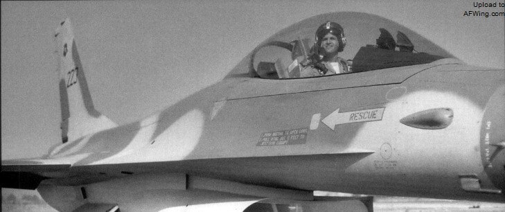 施穆尔.戈登（Shmul Gorden）在1981年参与F-16换装训练，他在101中队服役时曾于1969年7月24日驾驶幻影III击落1架埃及苏-7。离开军队后，他获得了战略研究、国家安全和国际关系专业的博士学位，并在这一领域方面发表了一些著作