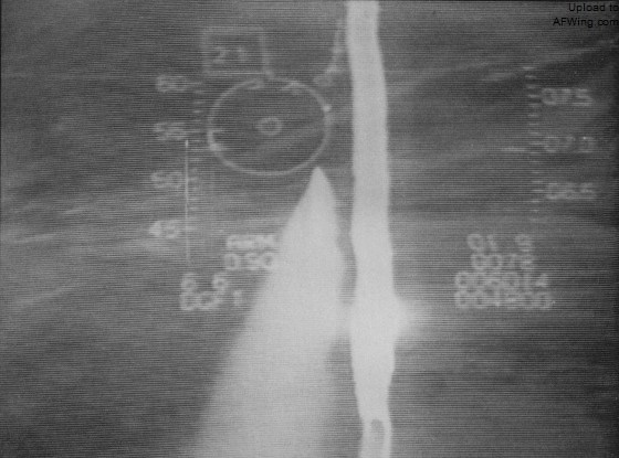 1982年6月9日，纳胡米.阿米尔驾驶F-16A雀鹰220击落一架米格-21时的HUD摄像记录