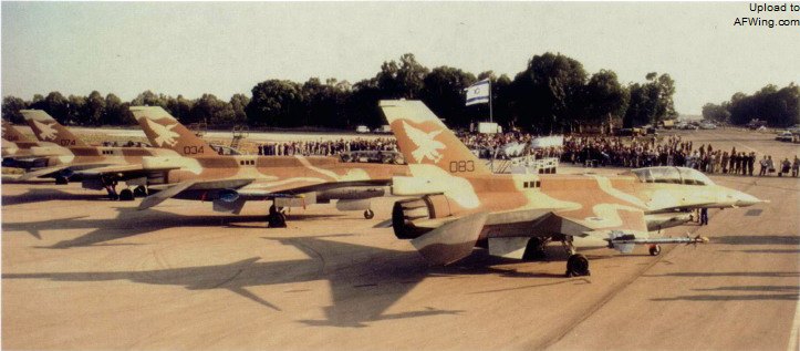 1991年7月9日，开始换装的109中队接收首批4架F-16D Blk30（闪电034、041、074、083）。由于雄狮项目的取消以及F-16C/D Blk40闪电II的购买合同已经签署，因此所有的闪电被安排在北方的拉马特.戴维基地，而所有的闪电II被安排在中部的哈佐尔基地，飞机的垂尾涂装由中队里的一名飞行员设计