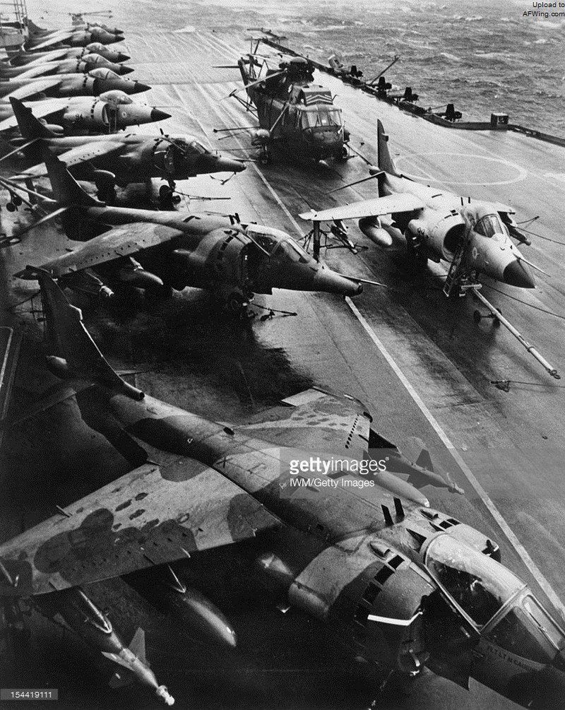 英国航母上的&ldquo;鹞&rdquo;GR.3和&ldquo;海鹞&rdquo;FRS.1